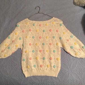 Vintage white knit with flowers